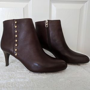 New in Box Coach Hickory Chestnut Bootie Size 8